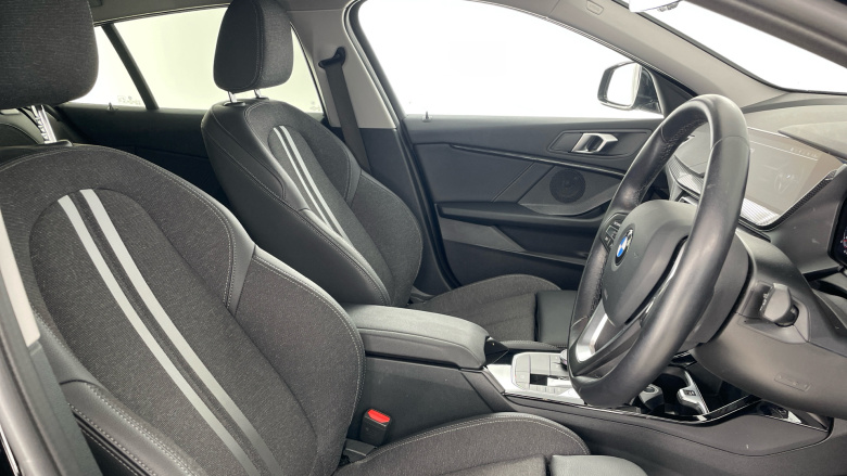 BMW 1 Series 118i [136] Sport 5dr Step Auto [Live Cockpit Pro] Petrol Hatchback